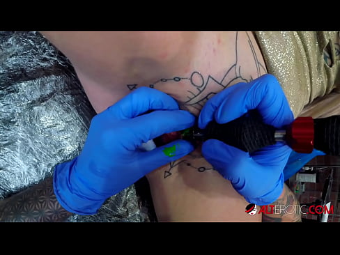 ❤️ Sully Savage oo aad u tattooed ayaa Kintirkeeda ku sawirtay tattoo ❤❌  anaga ☑